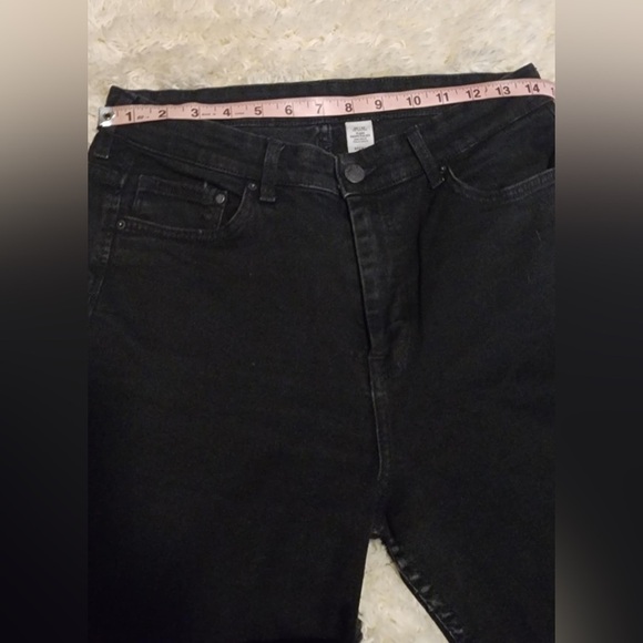 H&M &DENIM Black Stretch High-rise Flare Leg Raw hem Denim Jean Sz. 30x27 1/2 ** - Picture 6 of 7